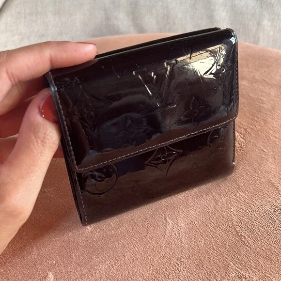 Authentic Louis Vuitton Vernis bi-fold Wallet